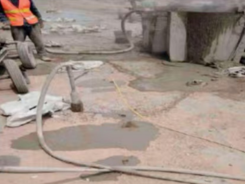 龙口水泥混凝土路面板底注浆技术 路面脱空注浆整治方案